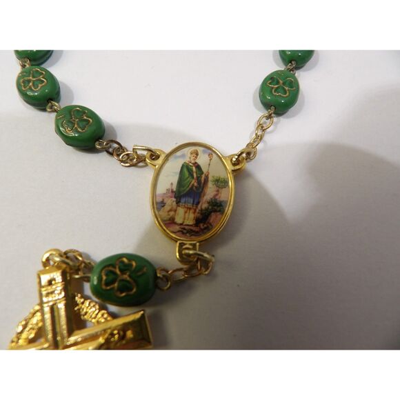 Irish shamrock St. Patrick rosary bracelet green glass beads, crucifix - Picture 8 of 12